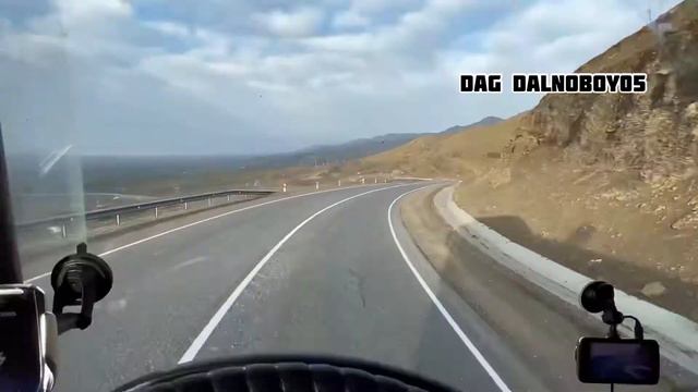 Поднимаюсь на Буйнакский перевал на MAN TGX 18.400, за спиной 50тонн. Мой Instagram _dag_dalnoboy05 смотреть онлайн