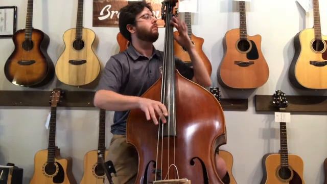 Instructor Riley Zimmerman showing of his bass skills. смотреть онлайн
