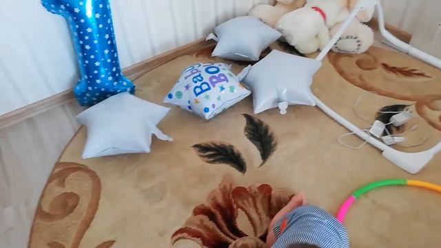Братику Лёше 1 годик празднуем/Первый день рождения/много подарков для малыша/обстрел из баллончико смотреть онлайн