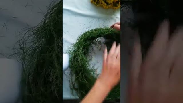 Флористический венок. Венок из аспарагуса!