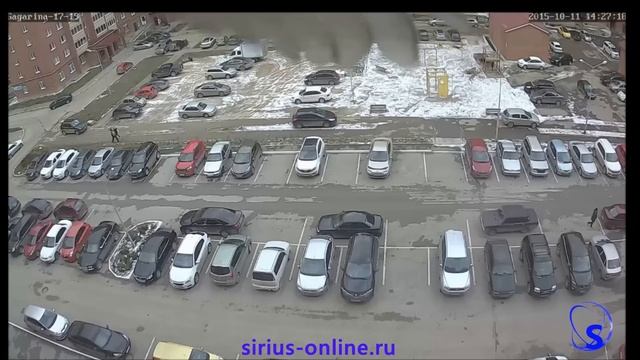 Хулиганы хотели сломать камеру наблюдения