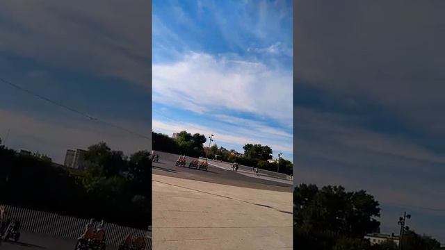 Супер место для катания на электросамокате | еду на Kugoo Max Speed по парку рядом с рекой Клязьма смотреть онлайн