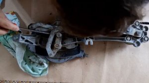 Разборка и смазка трапеции стеклоочистителей Mercedes w124, w201, w202, w210, s124, s202, s210