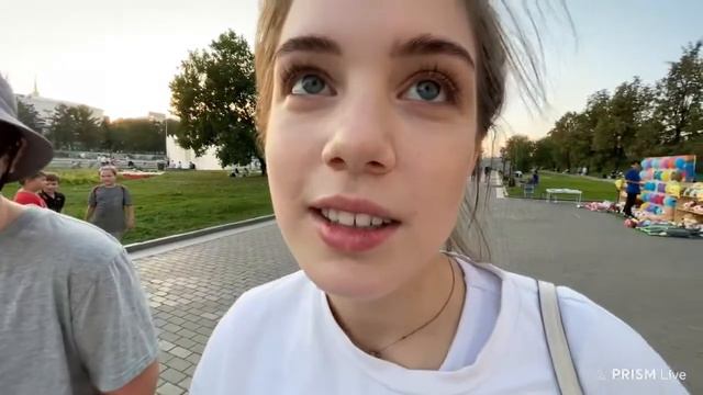 ФАНАТЫ НЕ ДАЮТ ПОКОЯ КОРЕШУ!! КОРЕШ И АКУЛИЧ ГУЛЯЮТ ПО ЕКАТЕРИНБУРГУ (НАРЕЗКА СТРИМА КОРЕША) смотреть онлайн