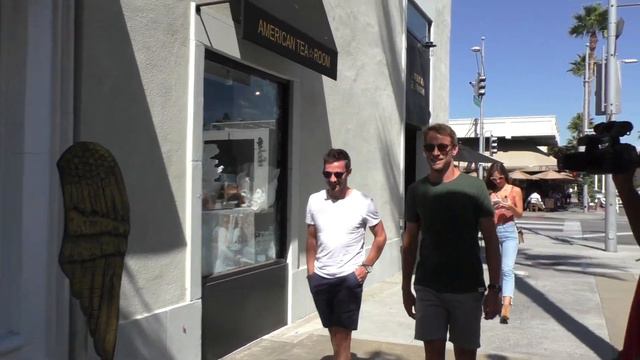 Jenson Button shows off his HOT girlfriend Brittny Ward - Subscribe смотреть онлайн