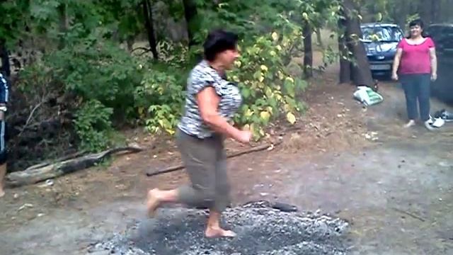 пробежались по углям смотреть онлайн