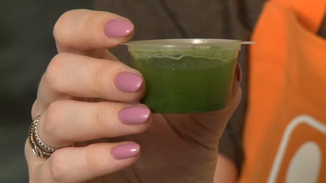СЧАСТЛИВАЯ КУХНЯ: зеленый коктейль с соком ростков пшеницы смотреть онлайн