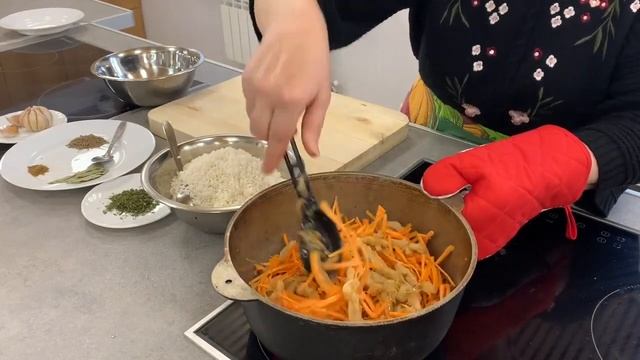 Кулинарное YouTube-шоу "Полезная еда". Видео-рецепт веганского плова смотреть онлайн