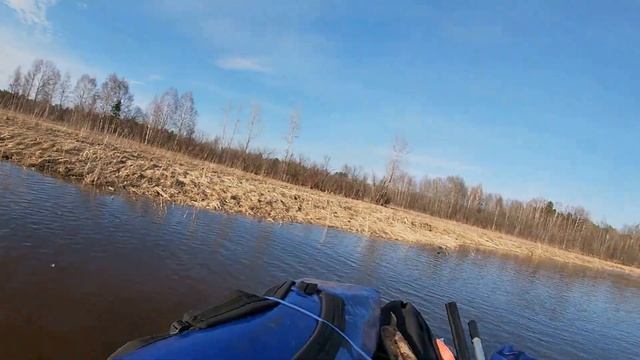 Весенняя охота. Утка летает. Пробираемся на лодках по полям. Часть 1. смотреть онлайн
