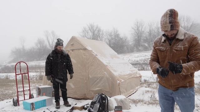 We Tested Expensive VS Cheap Winter Camping смотреть онлайн
