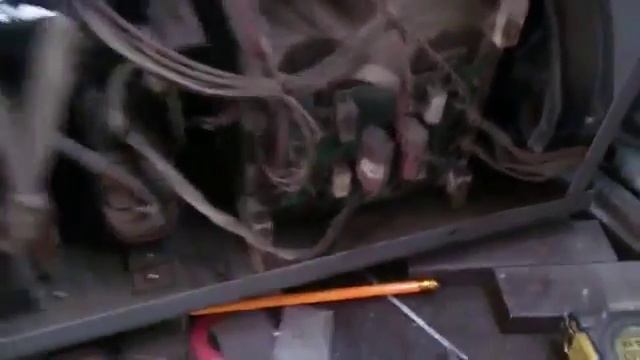 Чистка сварочного аппарата MIG 250Y Часть 2 смотреть онлайн