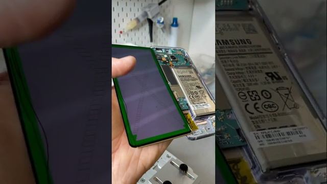 Переклейка дисплея с пятном Samsung s8. Замена стекла без морозилки смотреть онлайн