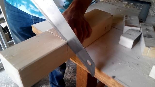 Рецепт - как ровно отпилить простой ножовкой смотреть онлайн