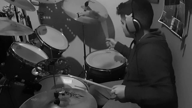 EVANESCENCE - Bring Me To Life Yuri Abeille drum cover смотреть онлайн