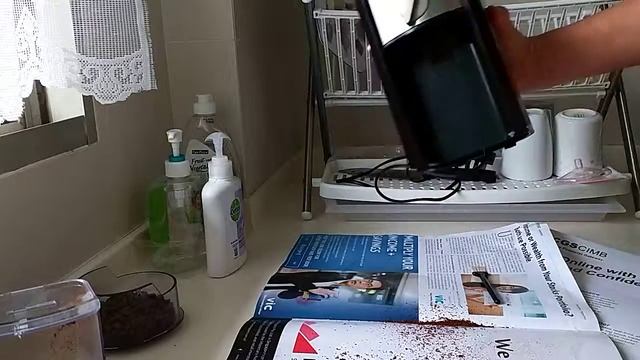How I did it - Cleaning my Krups GVX 2 coffee grinder смотреть онлайн