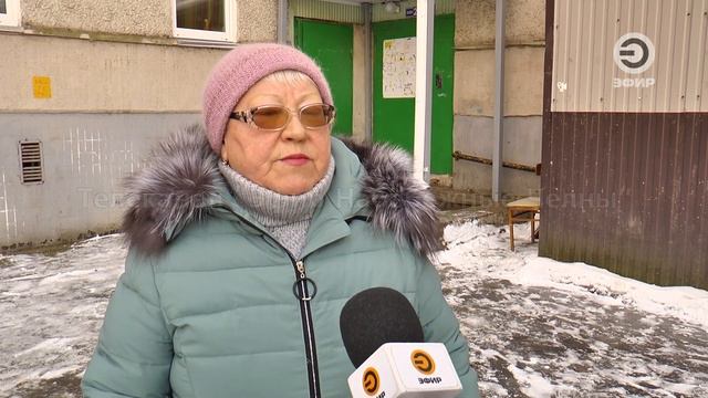 ТЕМПЕРАТУРА В КВАРТИРАХ НЕ ПРЕВЫШАЕТ 17 ГРАДУСОВ, ГОВОРЯТ ЖИТЕЛИ ПЯТИЭТАЖКИ 5/05 смотреть онлайн