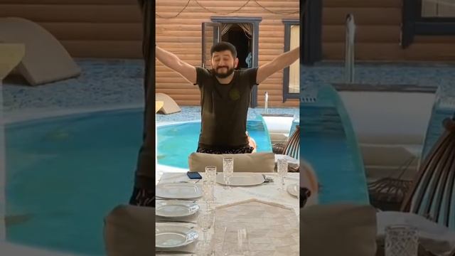 Гарик Мартиросян - внезапная встреча с быдлом ( ч. 2 ) смотреть онлайн