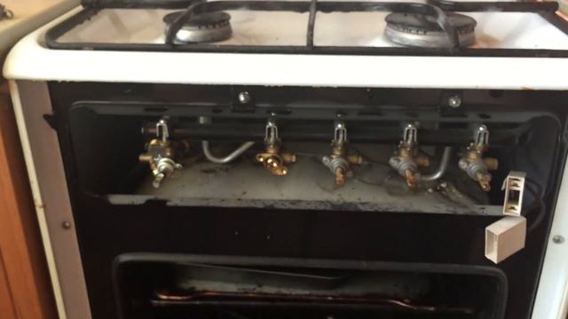 Разборка и ремонт газовой плиты Гефест, если туго крутятся газовые краники. смотреть онлайн