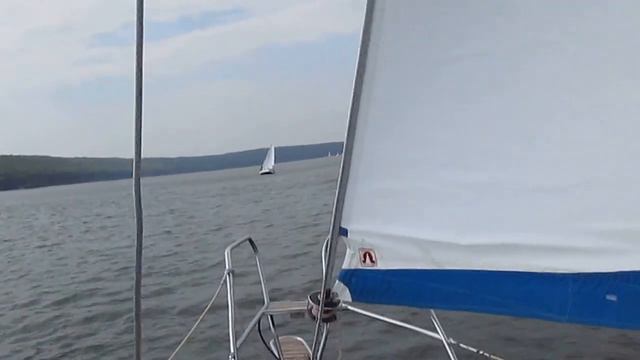 Старый Салтов гонки порыв ветра. Яхта "Анастасия" догоняет. смотреть онлайн