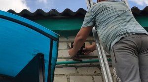 Строительство легкого навеса из профильной трубы к дому, чтоб жарко не было.  Монтаж ферм и крыши.