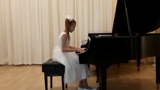 Чистякова Александра, 11 лет. Ф.Амиров "Лирический танец". О. Хромушин "Весёлые часы". смотреть онлайн