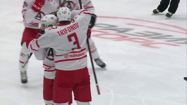 «Омские Ястребы» минимально уступили «Авто» на своём льду смотреть онлайн