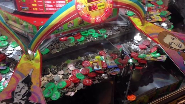 Winning All 7 Cards - Wizard of Oz Coin Pusher Arcade Machine Game смотреть онлайн