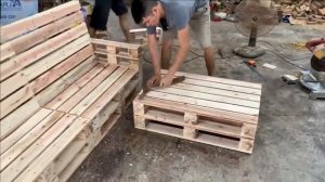 Дачный ДИВАН из ПОДДОНОВ своими руками! Крутые идеи для дачи!