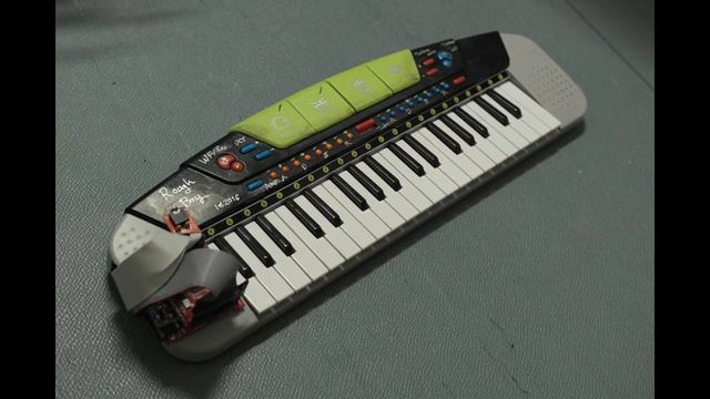 Rough Boy DIY digital polyphonic synthesizer sound demo #1 (11-bit) смотреть онлайн