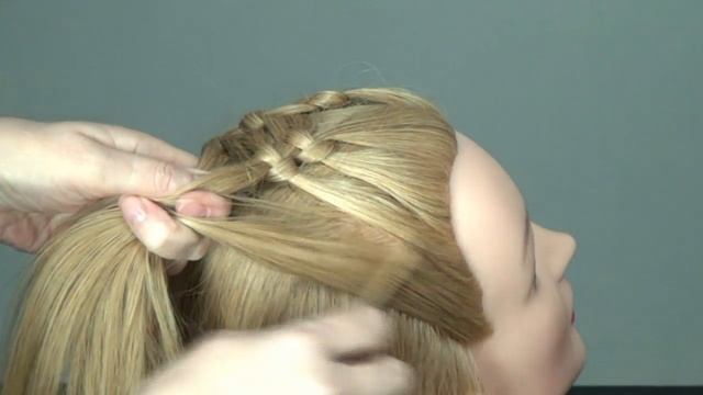 Узловое плетение на длинные волосы. Knotted braid hairstyle tutorial смотреть онлайн