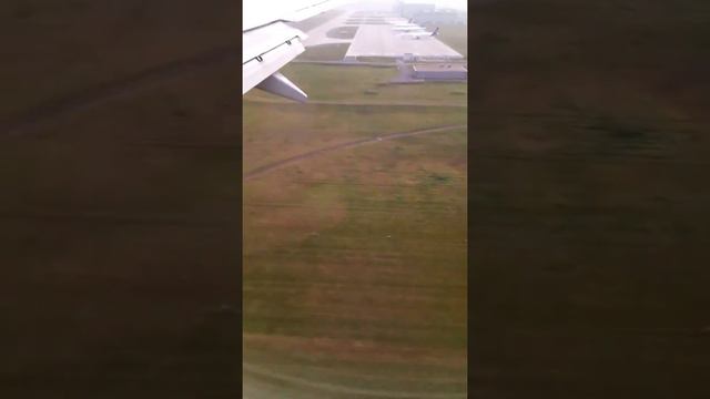 Посадка,приземление в аэропорту Берлина . смотреть онлайн