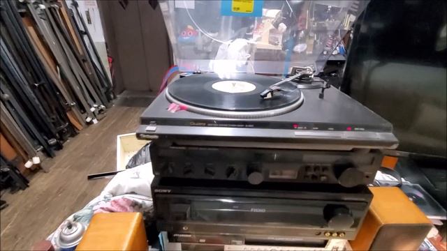 Technics SL- QD33. Винтажный проигрыватель пластинок. В магазине всякого старья. смотреть онлайн