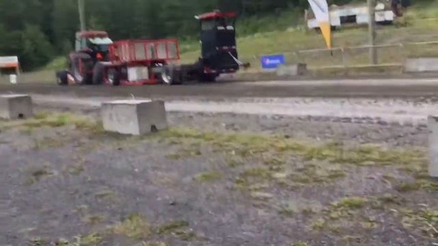 Tire de tracteur au festival de la fenaison de a Saint-Narcisse 😀 смотреть онлайн