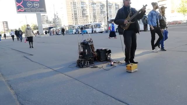 #СашаКира. Санкт-Петербург июнь 2020. Песня Челентано в исполнении уличного музыканта