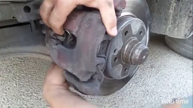 Замена тормозных дисков смотреть онлайн