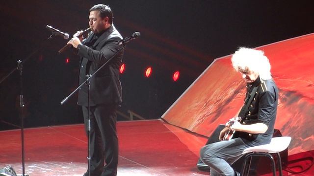 HD! Brian May best mystic solo ever with Djivan Gasparyan JR with Duduk on StramusVI2022! emotional смотреть онлайн