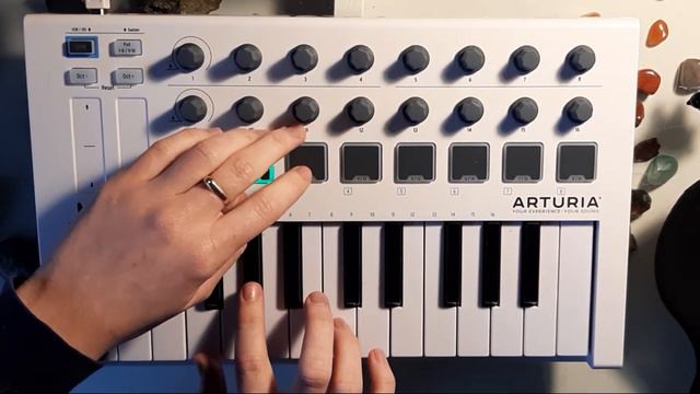 Blinding Lights - The Weeknd | Live looping cover - Arturia Minilab MK2 смотреть онлайн