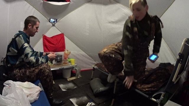 Рыбалка 2022. Зимняя рыбалка 2022 на Вышневолоцком Водохранилище.Зимняя рыбалка в палатке. смотреть онлайн