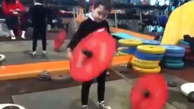 Очень техничный малый !!! смотреть онлайн