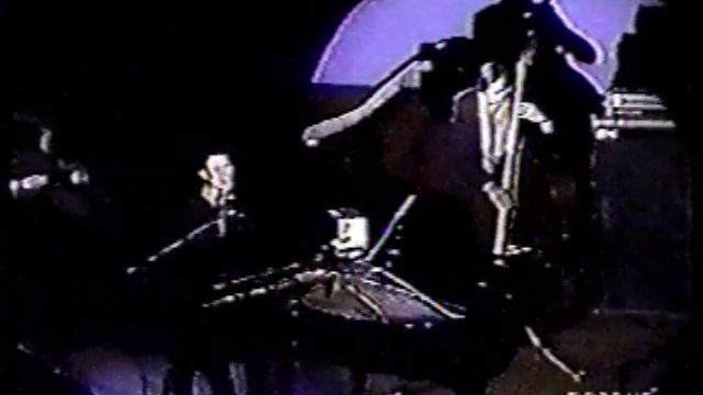 Tom Waits - Tango 'Till They're Sore смотреть онлайн