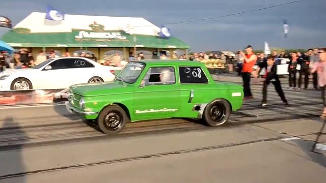 Жигули vs Mercedes смотреть онлайн