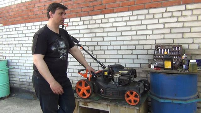 Дорогая VS дешёвая газонокосилка. Чем дешевле скосить гектар? смотреть онлайн