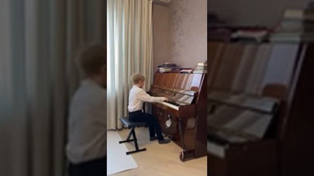 Л. Бетховен "Вальс" смотреть онлайн