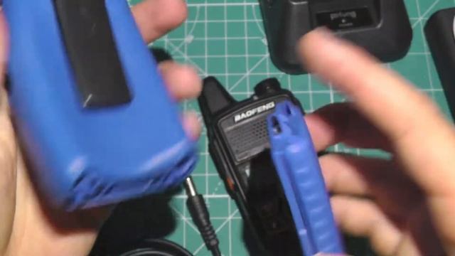 Зарядка для Baofeng UV-5R / UV-82 от USB 5V Power Bank или адаптеров смотреть онлайн