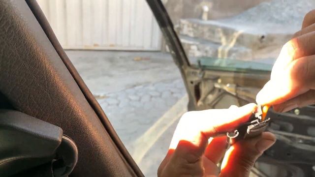 Limpeza das canaletas do vidro, Fiat Tipo, Tempra Sedã e Tempra SW simples & objetivo смотреть онлайн