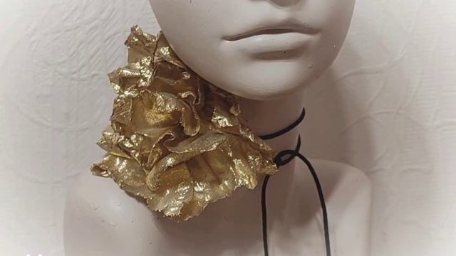Изящное, изысканное украшение золотого цвета - чокер цветок из ткани брошь смотреть онлайн