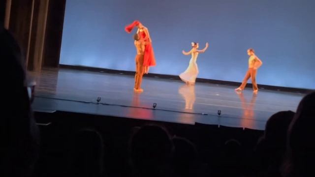 THE LADY IN RED Martha Graham's Diversion of Angels смотреть онлайн