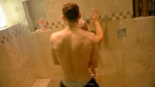 ДРАНИКИ & TRISHA PAYTAS - Миссис Целлюлит (tribute music video) смотреть онлайн