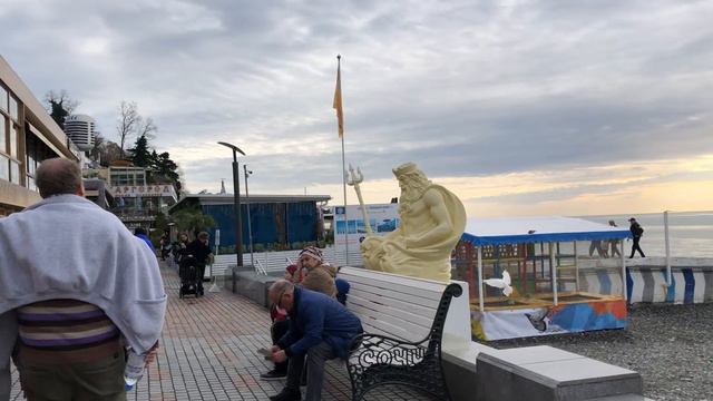 Жизнь кипит набережная в Сочи Морской вокзал Краснодарский край Чёрное море Зимний отпуск 👍Россия смотреть онлайн