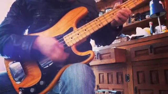 Love Will Tear Us Apart - Fender P Bass 1978 смотреть онлайн